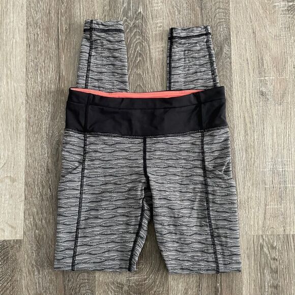 Lululemon Speed Tight II Textured Wave Black Silver Spoon / Black - Size: 6 - Picture 5 of 13
